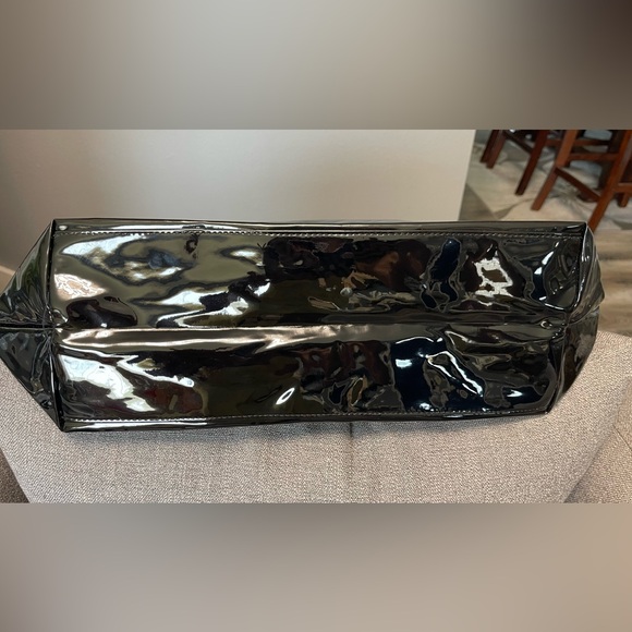 Jimmy Choo Parfums Black Patent XL Tote Bag - Picture 11 of 14